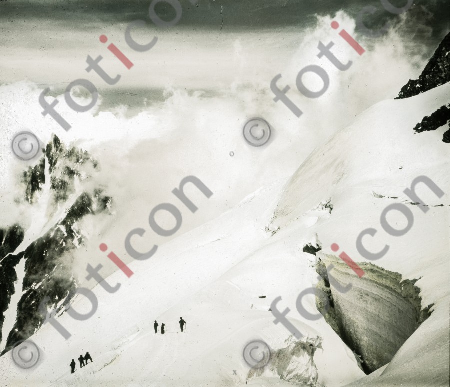 Bergschrund am Dôme du Goûter ; Abyss at the Dôme du Goûter - Foto simon-73-052.jpg | foticon.de - Bilddatenbank für Motive aus Geschichte und Kultur